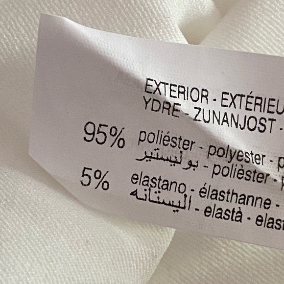 NWT. Zara Off White Voluminous Sleeves V-neck Top. Size M. - Picture 11 of 13